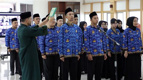 Kepala Big Lantik Dan Ambil Sumpah Janji Pejabat Fungsional