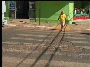 Bom Dia Tocantins Motoristas não respeitam faixa de pedestre em