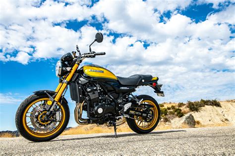 Kawasaki Z900RS SE Honda CB1000R Black Edition Comparison Cycle News