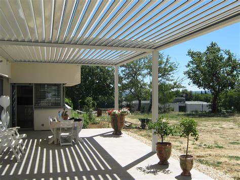 Pergola bioclimatique à lames orientables Art Terrasse