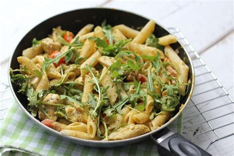 Pasta Pesto Met Kip Kookmutsjes Recept Makkelijk Pasta Gerecht Hot