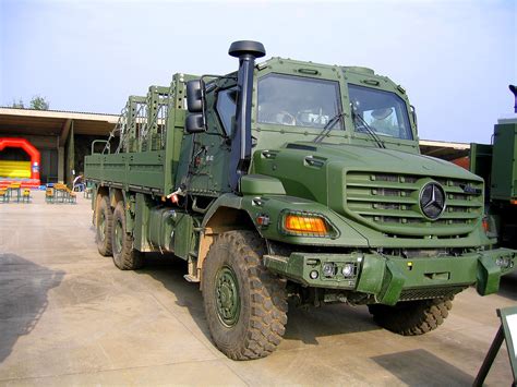 Mb Zetros Military 6x6 Geschütztes Fahrzeug Der Marke Merc Flickr