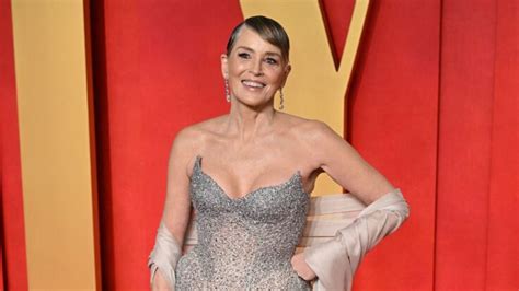 Sharon Stone 66 Ans L Actrice Assume Ses Cheveux Blancs