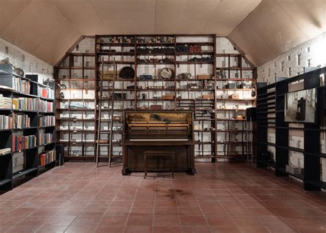 Peana Stages A Show In A Juan Ogorman Designed House