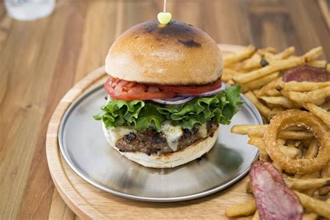 Menu Burg Holic ステーキ・クラフトビール・ハンバーグ・ハンバーガー