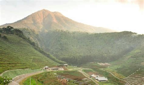 Di Balik Mitos Pesugihan Gunung Kawi Jadi Tempat Suci Sejak Era