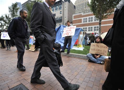 Wall Street protest moves rapidly from fringe to middle - pennlive.com