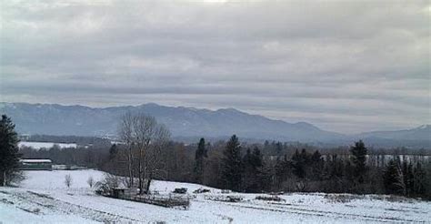 Zaradi nizkih temperatur ob nocojšnji topli fronti možna presenečenja