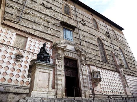 The Perugia Cathedral and Statue of Pope Julius III in Perugia, ITALY Stock Photo - Image of ...