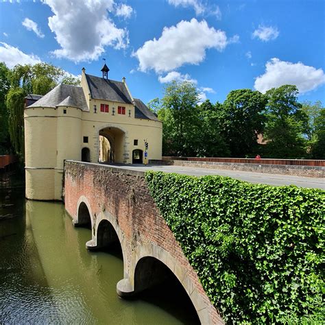 La Porte Des Forgerons Bruges Belgique Routard