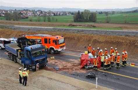 Vollsperrung der B14 nach tödlichem Unfall aufgehoben