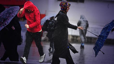 Meteoroloji Den Kente Sar Ve Turuncu Kodlu Uyar Kuvvetli Sa Anak