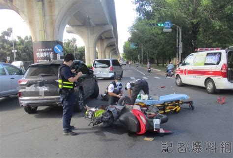 驚悚撞擊片汽車違規左轉 直行騎士遭撞飛慘死