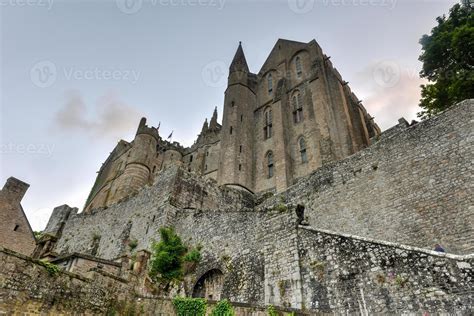 hermosa catedral de mont saint michel en la isla normandía norte de