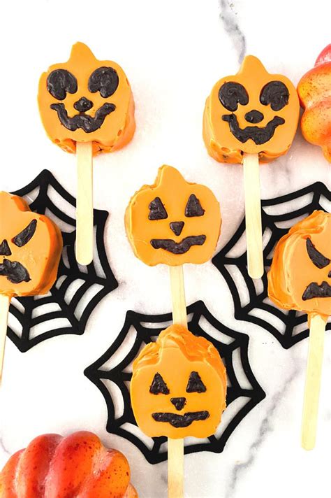 Easy Chocolate Pumpkin Cake Pops Recipe For Fall - Made In A Pinch