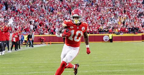 Report KC Chiefs RB Isiah Pacheco Clears Concussion Protocol To Play