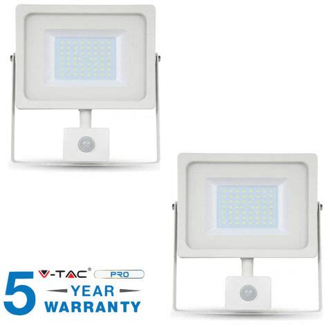 FOCO LED 50 WATT CON SENSOR CREPUSCULAR FRIO 2 PIEZAS