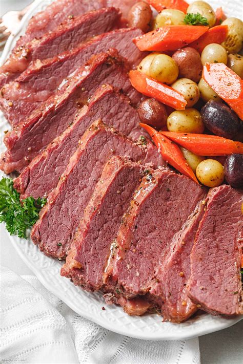 Honey Garlic Slow Cooker Corned Beef Recipe – Crockpot Corned Beef ...