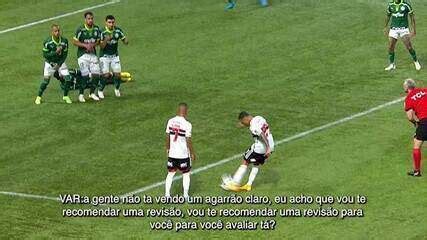 Vídeo Confira o áudio do VAR no gol anulado de Calleri contra o