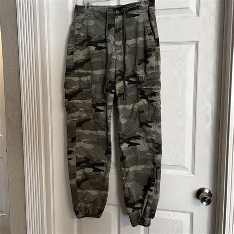 American Eagle Camo Cargo Joggers In Size 6 Depop