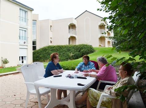 Résidence autonomie Les Cèdres de Parçay Les Pins Noyant Villages