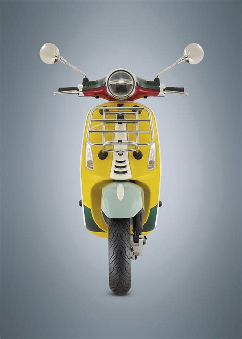 Motorrad Vergleich Vespa Primavera 50 Sean Wotherspoon 2020 Vs Vespa