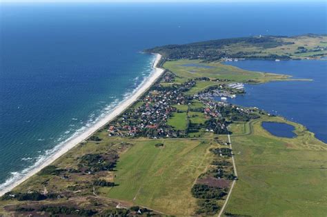 Insel Hiddensee Aus Der Vogelperspektive Meeres K Ste Der Ostsee Auf