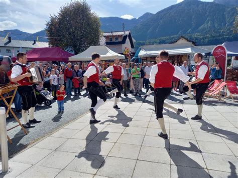 Kärntner VolksKultTour zu Gast beim Käsefest Obergailtaler Trachtengruppe