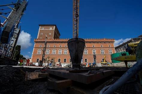 Work on new Rome subway line under the Colosseum and Forum enters ...