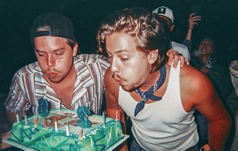 Dylan And Cole Sprouse 28th Birthday Dylan Y Cole Dylan Sprouse Sprouse Bros