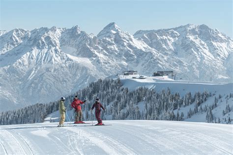 Skifahren And Skiurlaub Saalbach