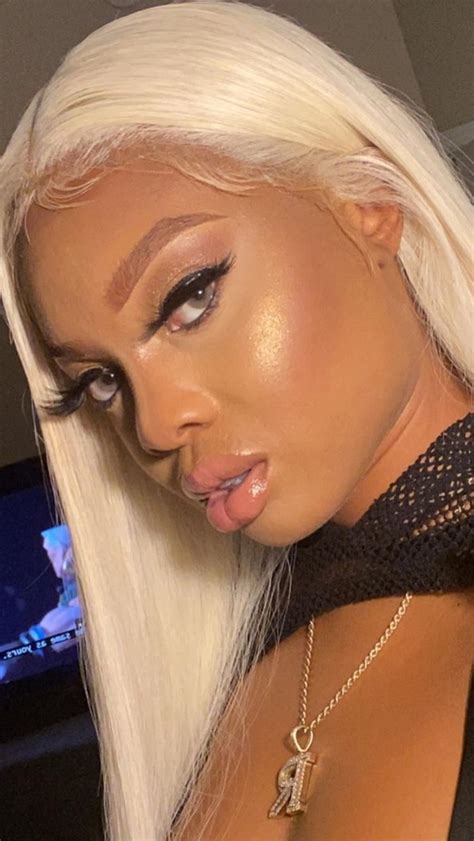 Rissa Sexy Ass ShesFreaky