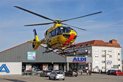 Nach Unfall Am Aldi In Hohenstein Ernstthal Rettungshubschrauber