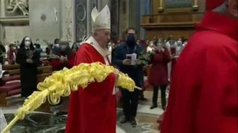 Vídeo El papa Francisco oficia la misa del Domingo de Ramos con apenas