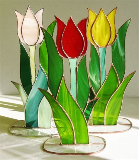 Statuetka Tulipan Tiffany Basole Stained Glass Ornaments Stained Glass Flowers Stained