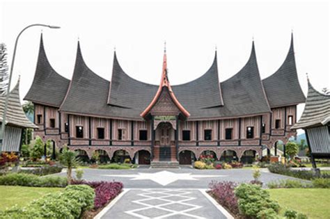 Sejarah Rumah Gadang Peninggalan Budaya Suku Minangkabau