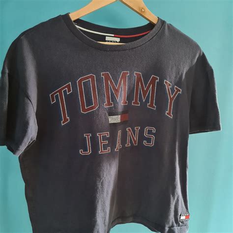 👧 Tommy t shirt Size M Condition 9/10 - Depop