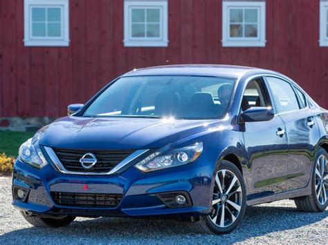 2017 Nissan Altima Review Pricing And Specs