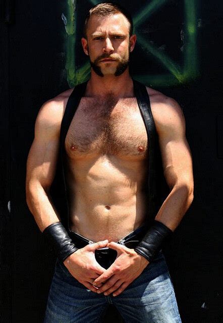 Sexy Leather Man Lthr247