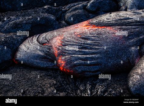 Pu U Volcano Volcanic Eruption Glowing Hot Lava Flowing