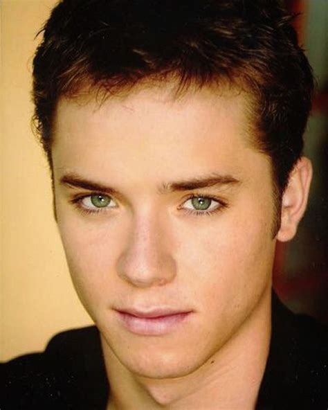 Mil Me Gusta Comentarios Jeremy Sumpter