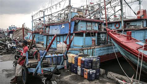 Cuaca Buruk Nelayan Tradisional Libur Melaut Foto Liputan