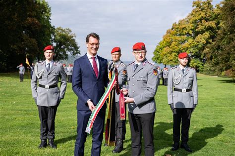 Staatskanzlei NRW on Twitter Ministerpräsident HendrikWuest verleiht