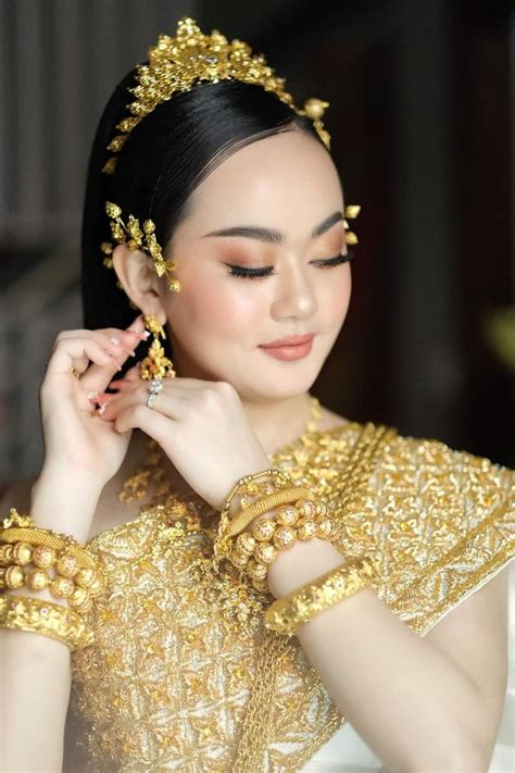 Wedding Outfits Wedding Dresses Traditional Wedding Cambodia Crown