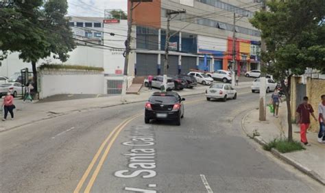 Motociclista fica ferido após queda na Avenida Santa Catarina