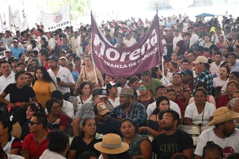 Militantes De Morena Pt Y Pvem Esperan A Claudia Sheinbaum En La Plaza