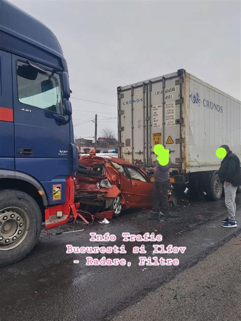 Tragedie în România Două tiruri au făcut praf un autoturism