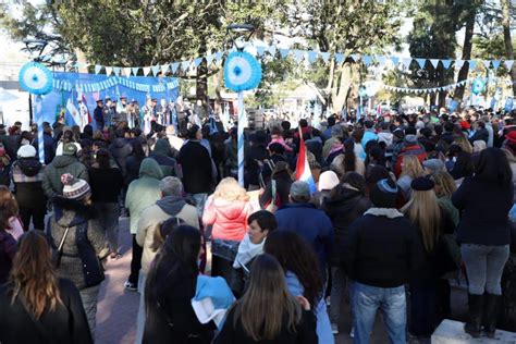 Achával celebró con los vecinos el 25 de Mayo A la Argentina hay que