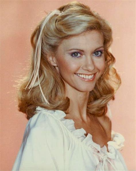 30 Vintage Photographs Of A Young Olivia Newton John In The 1970s And 1980s ~ Vintage Everyday