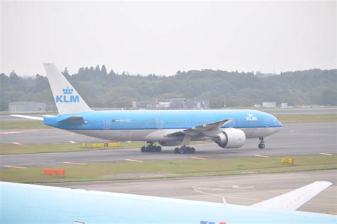 Klmオランダ航空 Boeing 777 200 Ph Bqc 成田国際空港 航空フォト By たけこさん 撮影2012年10月14日